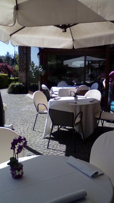 Trattoria Del Bivio Cerretto Langhe Exterior foto