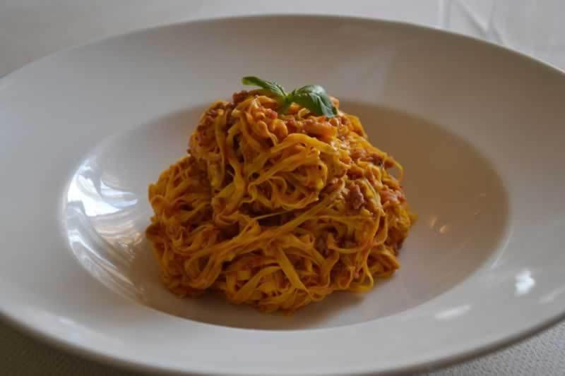 Trattoria Del Bivio Cerretto Langhe Exterior foto
