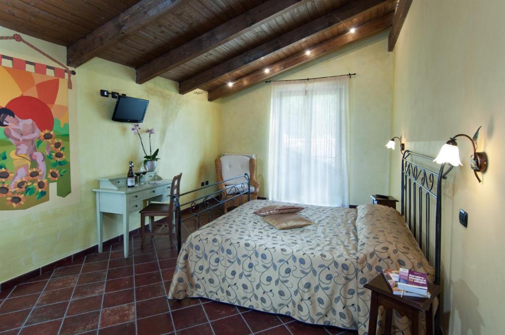 Trattoria Del Bivio Cerretto Langhe Quarto foto