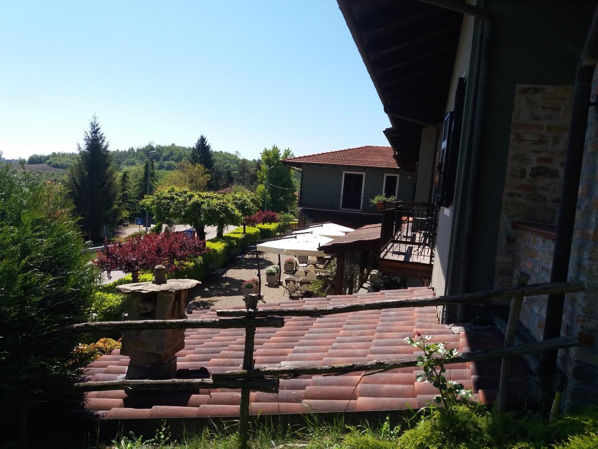 Trattoria Del Bivio Cerretto Langhe Exterior foto