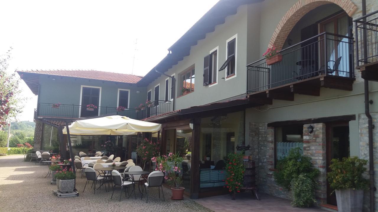 Trattoria Del Bivio Cerretto Langhe Exterior foto